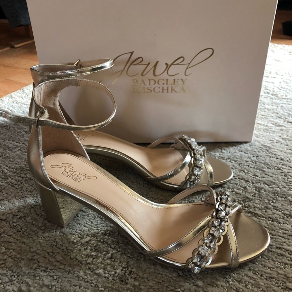 gold block heel sandals with gemstones - Picture 1 of 3